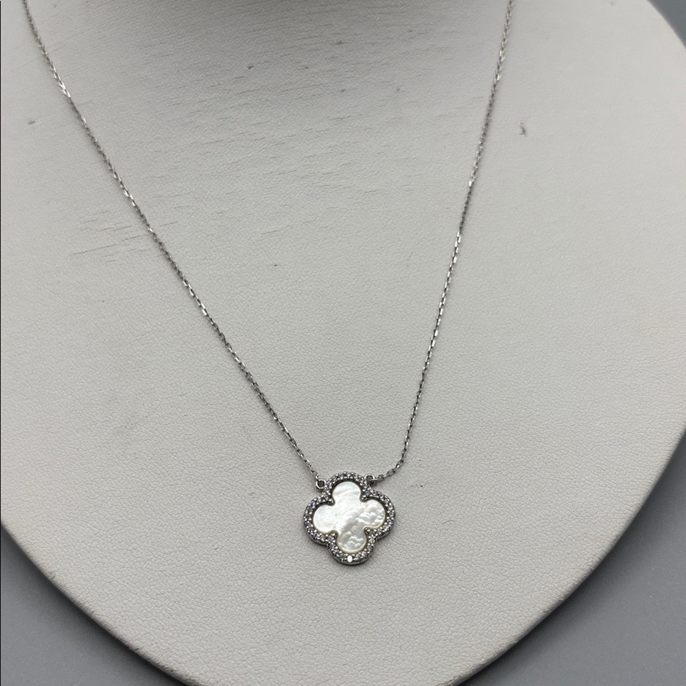 Dainty and Elegant Sterling Silver MOP Clover Pendant Necklace EHC - JP303